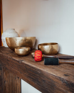 SOINS BOLS TIBÉTAINS LUDIVINE ENERGÉTICIENNE AGDE - Studio Pika Photographie Agde